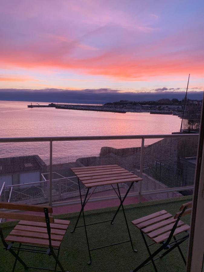 Un Balcon Sur La Mer, Acces Direct A La Plage غرانفيل المظهر الخارجي الصورة